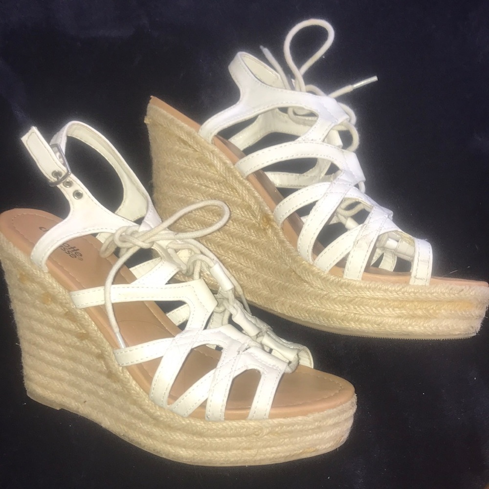 White tie wedges